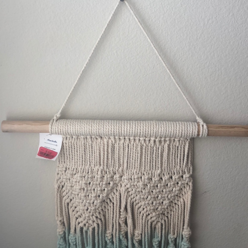 Blue/white room decor piece